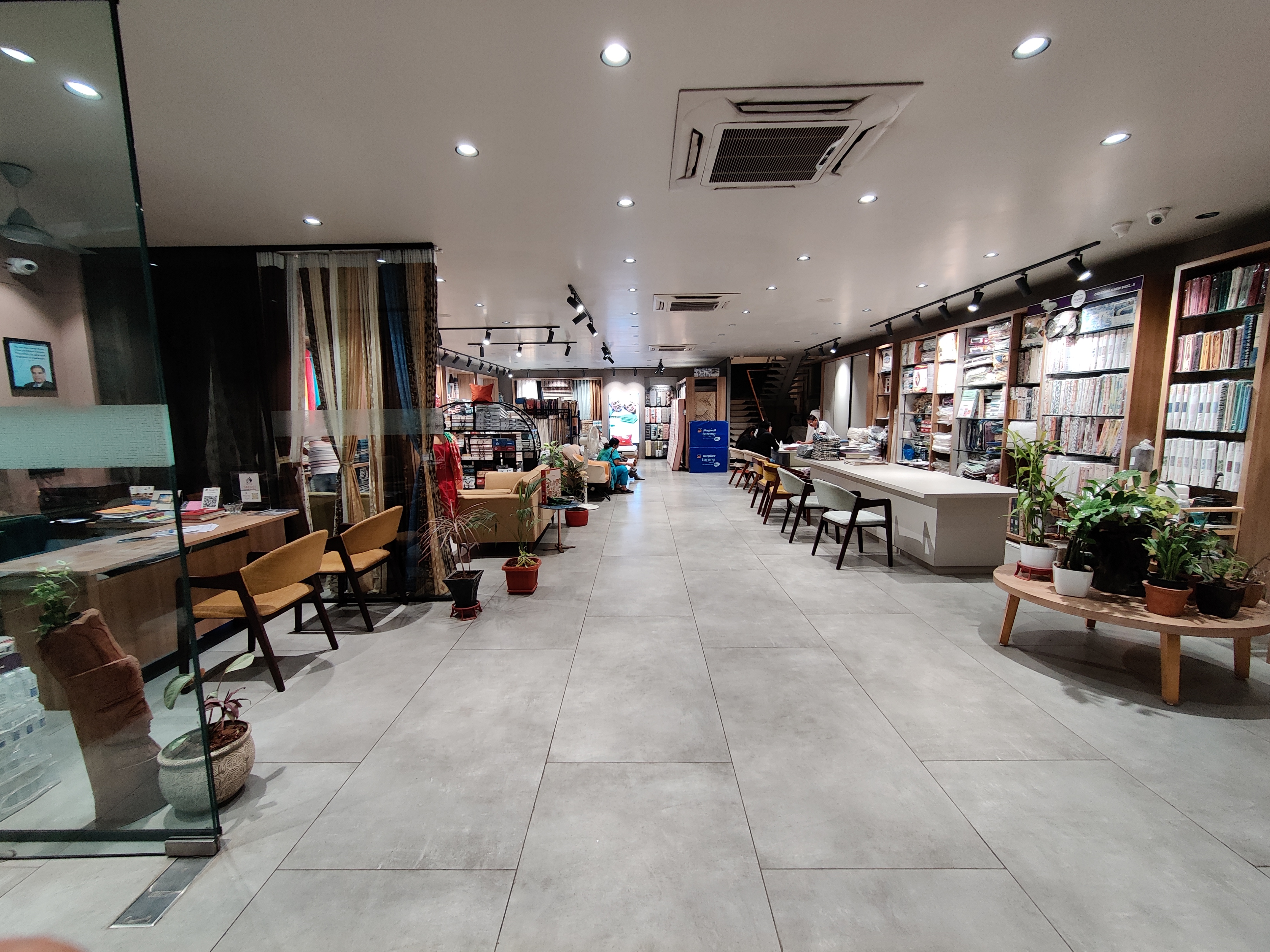 Showroom flooring display